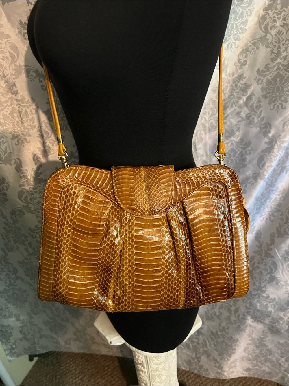 J.Renee Vintage Cognac Croc-Embossed Shoulder Bag (circa late 70s/80s)